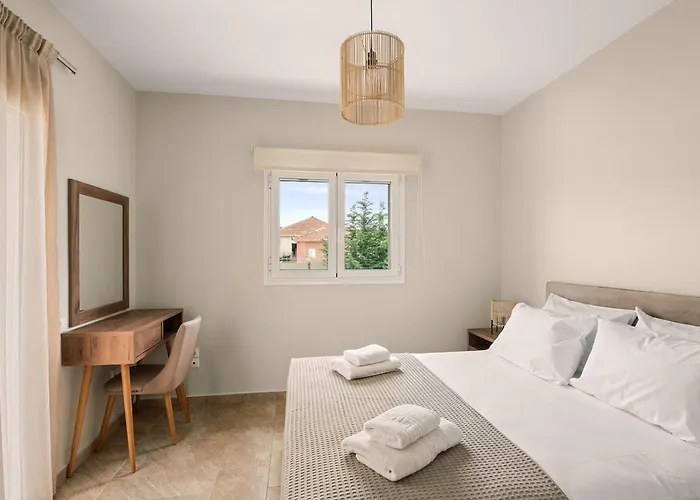 Vasilopoulos Residences - Chloe With Private Pool *